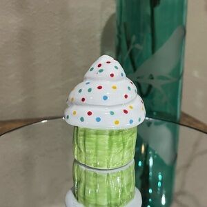 Glory Haus Ceramic Cupcake Charcuterie Board Topper, new!